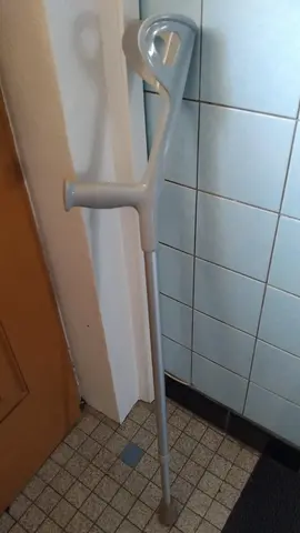 1 béquille réglable