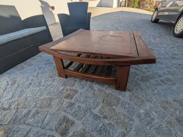 Table basse en bois exotique