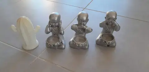 bibelots et câbles de branchement divers