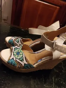 sandales compensées SanMarina. pointure 37.