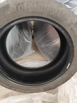 Trois pneus continental