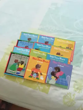 12 livres Petit Ours Brun