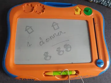 ardoise effacable tomy