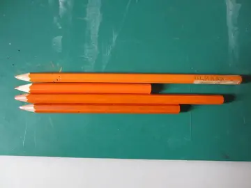 Crayons orange