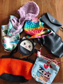 lot de sacs et pochettes