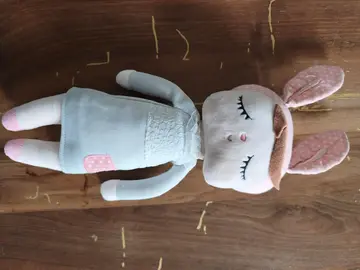 peluche poupée lapin
