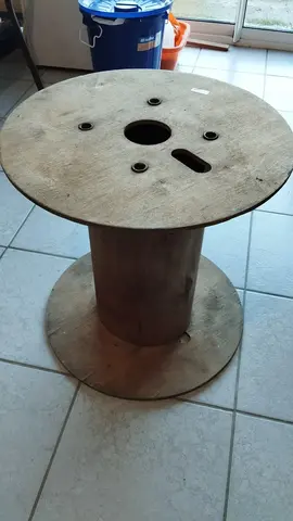 Bobine en bois pour recyclage creatif