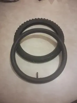 Pneu et chambre à air vélo enfant