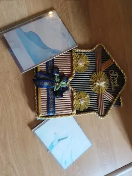 lot de cintres et déco de Noël