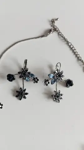 parure collier et boucles d'oreilles