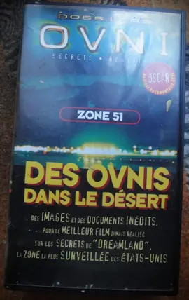 VHS "Dossiers OVNI - Zone 51, des OVNIS dans le désert"