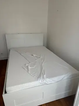 Lit état neuf Ikea, utilise une dizaine de fois.