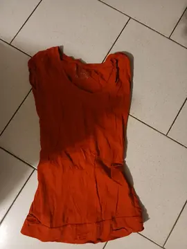 tshirt rouge taille s