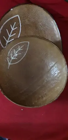 un plat et un saladier