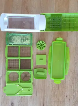 Mandoline et tous ses accessoires