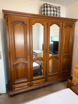 armoire en bois