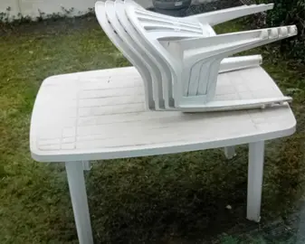 table et 4 chaises de jardin