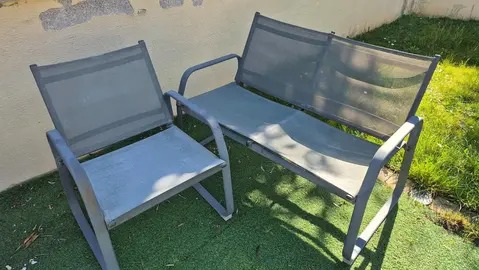 chaise et banc de jardin