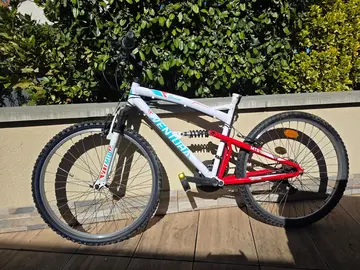 Vélo VTT full suspension Ventura à réparer (fourni sans la selle)