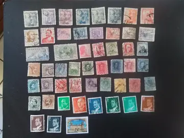 une cinquantaine de timbres d’Espagne
