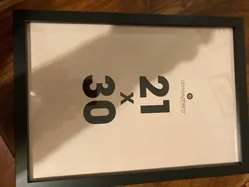 donne cadre neuf. A prendre près mairie Cannes.