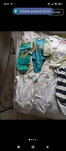 Lot de 2 gilets bébé garçon + 1 T-shirt 12 mois