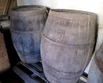 Deux fûts / tonneaux