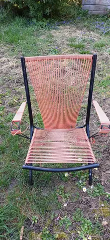 Chaise vintage scoubidou utilisable à restaurer