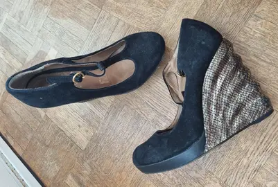 Chaussures talon serpent doré P. 35