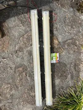 Deux kits réglettes néon 120cm