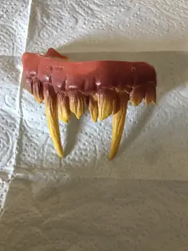Dents de vampire pour déguisement