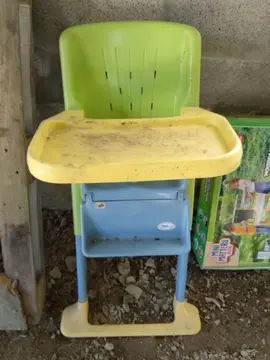 Chaise haute bébé à nettoyer