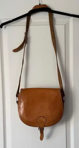 Sac à main en cuir naturel