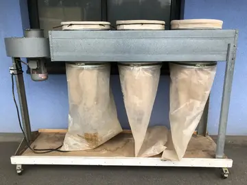 Groupe d'aspiration pour copeaux et sciure