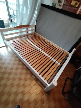Cadre de lit double + lattes