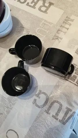3 tasses noire