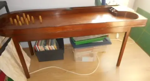 ancien jeu de quilles sur table