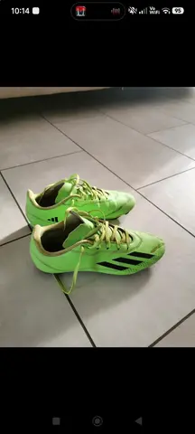 chaussures de foot (taille 39)