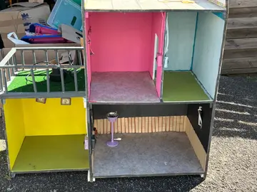 maison Barbie fabrication maison urgent