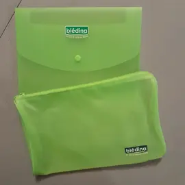 trousse et pochette rigide