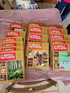 lot de nouvelles encyclopédies