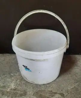 Seau en plastique VIDE _ n°3