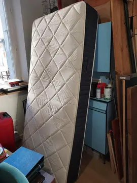 Matelas 1 personne bon état