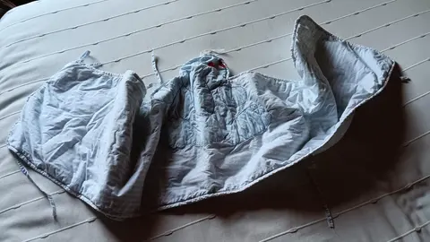 Contre lit à barreaux rayé bleu et blanc 40 cm x 1,60 m