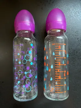 2 biberons en verre 240 mL