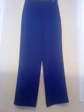 DON DE VÊTEMENTS CHAUSSURES OBJETS