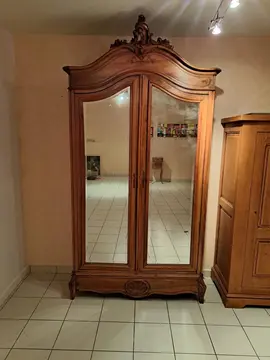 Armoire ancienne bois sculté portes miroir