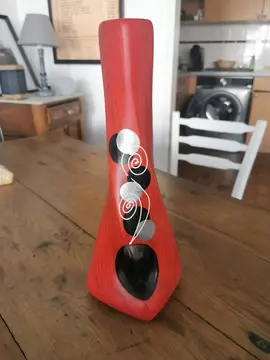 Vase rouge original