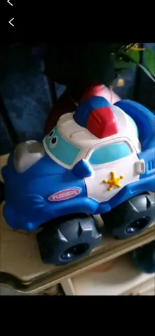 grosse voiture en plastique