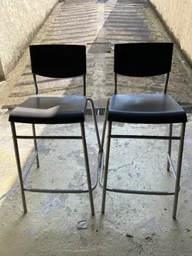 2 chaises hautes